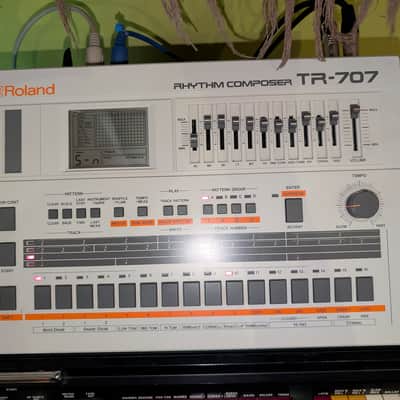 Roland TR-707 Rhythm Composer 1985 - White image 5