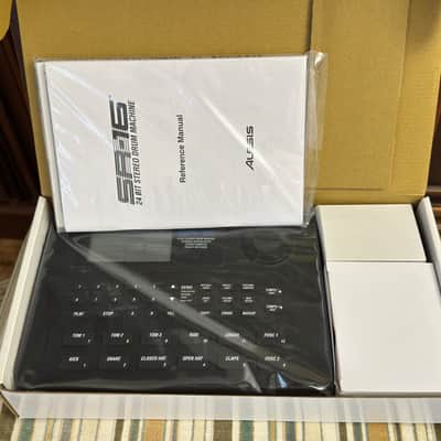 ALESIS SR-16 - IN LIKE NEW CONDITION! image 8
