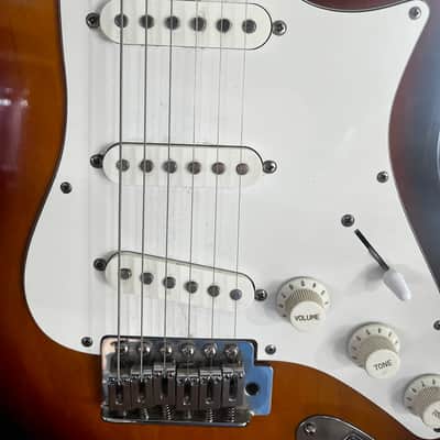 Silvertone SS11TS 2000s - Tobacco Sunburst image 4