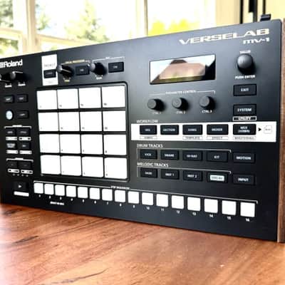 Roland Verselab MV-1 Song-Production-Studio / Arranger - Sampler - Synthesizer - Effects & Vocal FX engines image 2