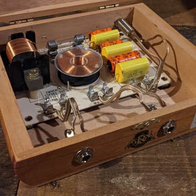 2 way crossover (cigar box) image 1
