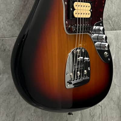 Fender Limited Edition Kurt Cobain Jaguar, Rosewood Fingerboard, 3 Color Sunburst 0143001700 image 4
