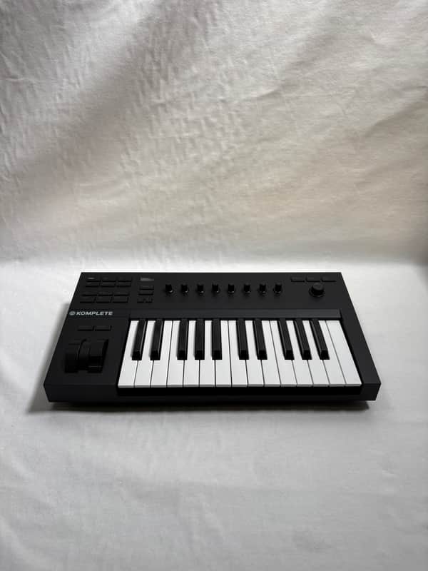 Native Instruments Komplete Kontrol A25 2018 - Present - Black image 1