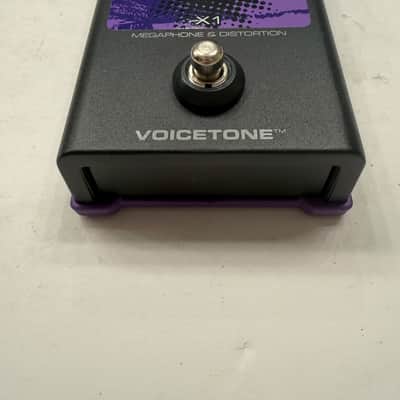 TC Helicon Voicetone X1 Megaphone & Distortion Vocal Effect Pedal + Box & PSU image 5