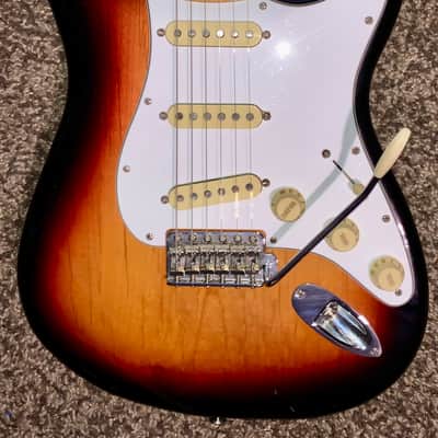 2022 Fender Jimi Hendrix Artist  Series Signature  Stratocaster 3-Color Sunburst electric guitar image 3