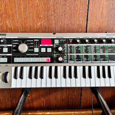 Korg Microkorg Synthesizer/Vocoder w/ mic power supply image 2
