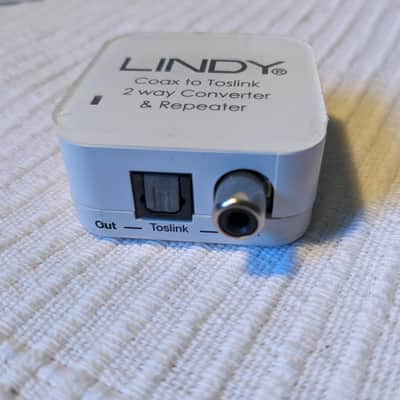 Lindy Coaxial / Optical Audio Converter 2010s - White image 2