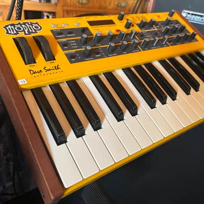 Dave Smith Instruments Mopho 32-Key Monophonic Synthesizer 2011 - 2016 - Yellow with Wood Sides