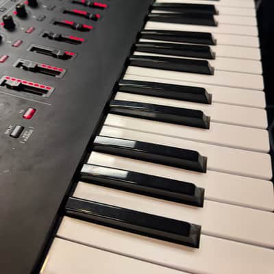 Roland Fantom 7 EX 76-Key, With Hard case