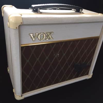 Vox VBM1 Brian May Special Recording Amp 10-Watt 1x6.5" Guitar Combo image 5