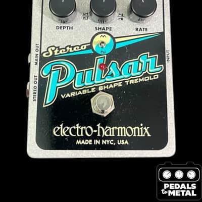 Electro-Harmonix Stereo Pulsar Analog Tremolo 2007 - Present - Blue - X18922 image 2