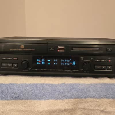Sony MXD-D3 combo CD play and minidisc play/record deck July 1999 - Black image 2
