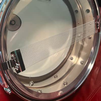 Ludwig No. 400 Supraphonic 5x14" 10-Lug Aluminum Snare Drum with Pointed Blue/Olive Badge 1969 - 1979 - Chrome-Plated image 9