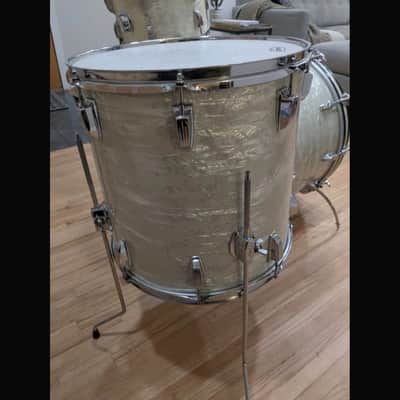 Ludwig Classic Maple Fab Outfit 9x13 / 16x16 / 14x22" Drum Set image 16