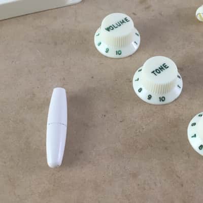 Fender American Vintage White Green Font Reissue Strat 3 Knobs Complete Set + Tip Pale Mint image 6