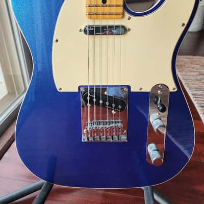 Fender American Ultra Luxe Telecaster 2021 - Blue Sparkle image 3