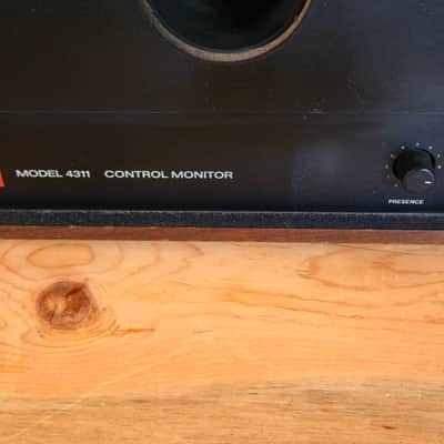 Very Nice JBL 4311 and Grilles (L-100) Read image 10
