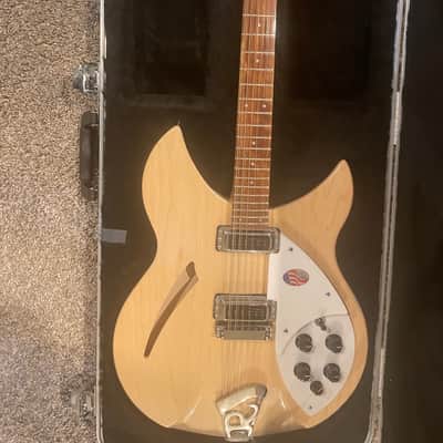 Rickenbacker 330 12 2022 Mapleglo image 1