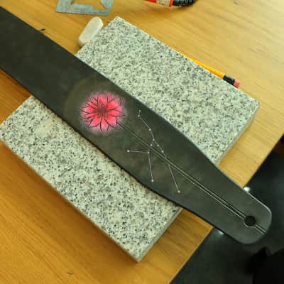 burnyblack custom made guitar strap - dreamy red black/red image 3