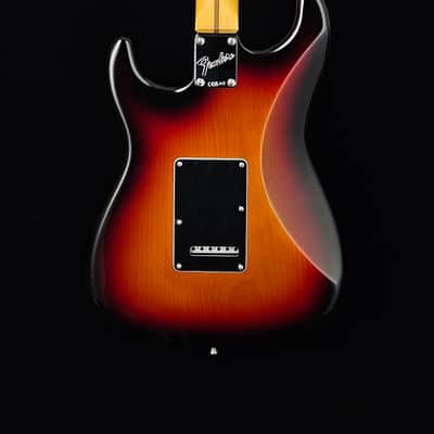 Fender American Professional Classic Stratocaster Electric Guitar - 3-color Sunburst -  NEW ! image 8