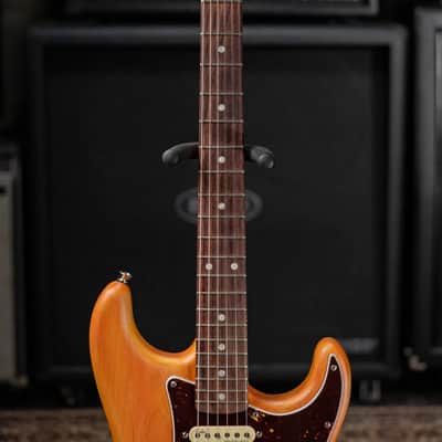 Fender Michael Landau Coma Stratocaster - Coma Red with Vintage-Style Navy Blue Hardshell Case - Demo image 5