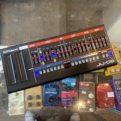 Roland JU-06