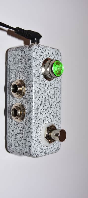 Invisible Sound Invisible Sound guitar small A B switch box with JEWEL Light 2 colors A B Pedal image 1