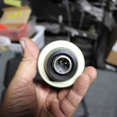 MXL 990/ Condenser Mic with Case and One Mount image 7