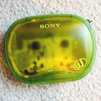 Sony WM-EQ2 [COLLECTIBLE] Walkman Cassette Player, Super Rare Green, NEAR MINT Working Shape !! image 3