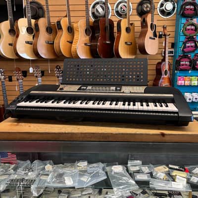 Yamaha PSR-740 61-Key Arranger Workstation w/Bag