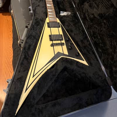 Jackson Pro Series RR5 Rhoads Ivory with Black Pinstripes HSC image 1