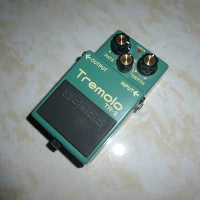 Boss TR-2 Tremolo (Silver Label) 1997 - Present - Green image 1