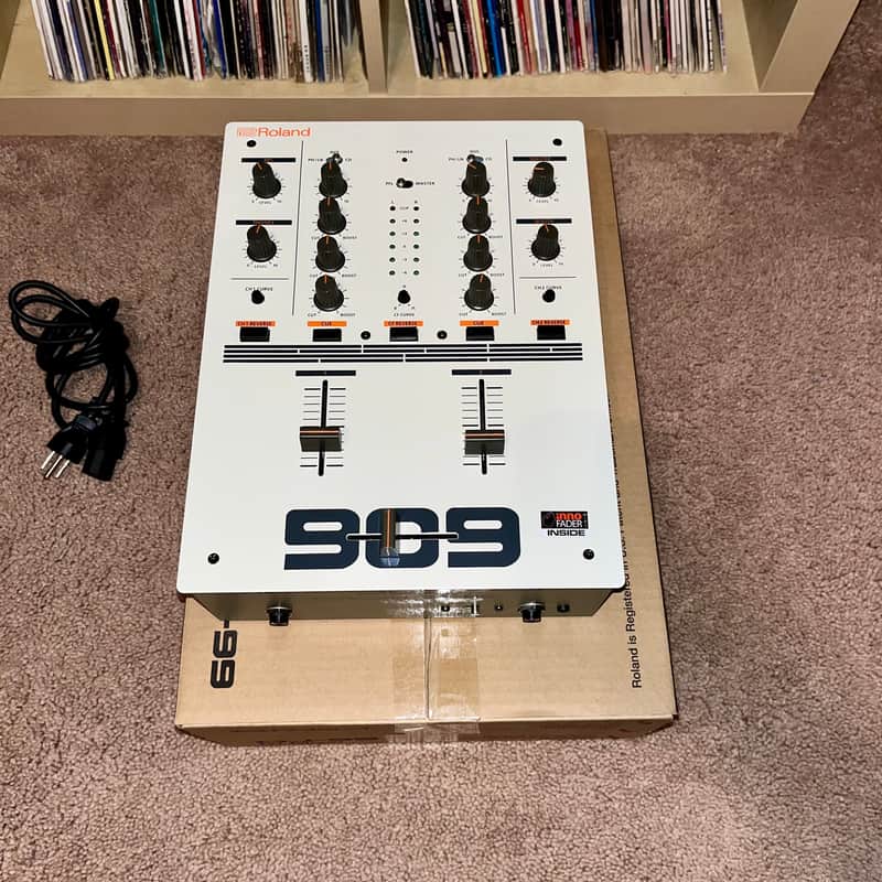 Roland 909 DJ-99 (MINT) 2-Channel DJ Scratch Mixer -innoFADER | Reverb