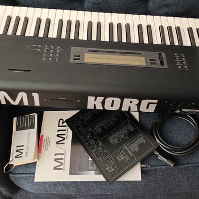 Korg M1 61-Key Synth Music Workstation 1990s - Black