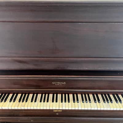 Seybold Upright Piano 1916 - Mahogony image 2