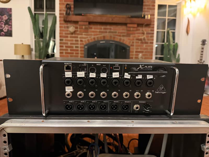 Behringer X Air XR16 16-Input Tablet-Controlled Digital Mixer