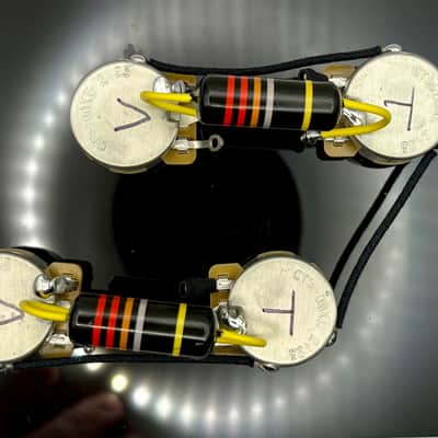 Gibson Les Paul 50s style wiring harness with Bumblebee 0.022uF paper in oil capacitors and matched set CTS split long shaft 550k pots 5% +/- tolerance image 1