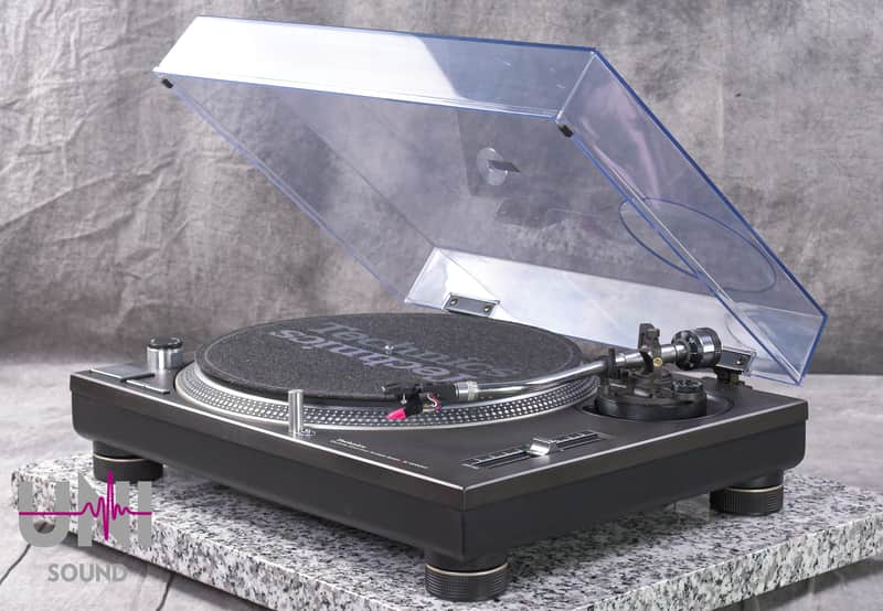 Technics SL-1200MK3 Black Direct Drive Turntable in Very Good condition