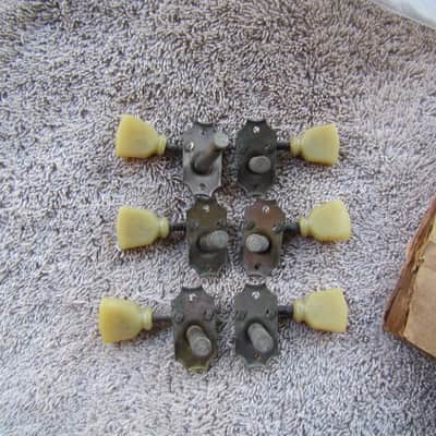 Gibson Open Back Tuners W/Keystone Buttons 1940's Set Of 6 Vintage Gibson 3 Per Side Tuners image 2