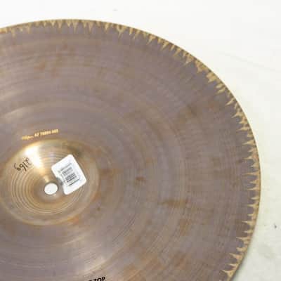 ZILDJIAN AVEDIS 16-inch 1216/1600g Zildjian Avedis Hi-Hat Cymbal (06/15) image 11