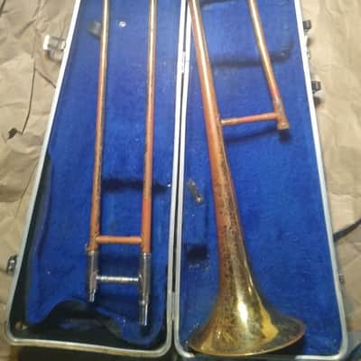 Holton Collegiate Trombone, with case and mouthpiece, USA. Acceptable condition image 1