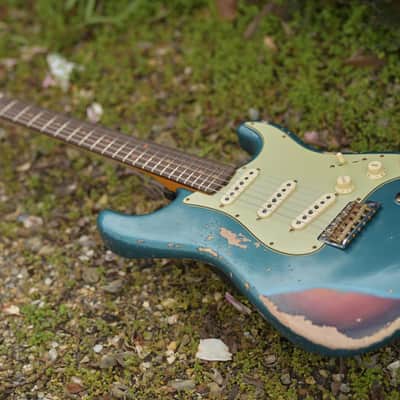 Fender Custom Shop '61 Strat® Heavy Relic®, Rosewood Fingerboard - Aged Ocean Turquoise over 3-Color Sunburst(2) image 11