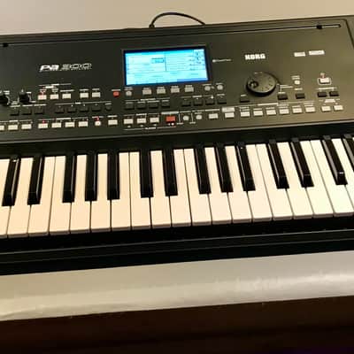 KORG PA300 Professional Arranger Keyboard