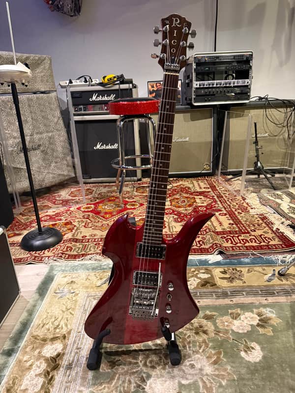 B.C. Rich Mockingbird 1980 - Red image 1