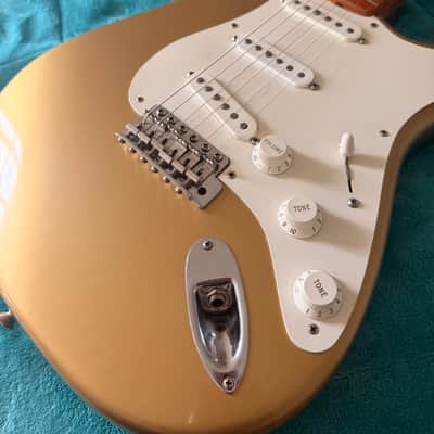 1998 Fender American Vintage ’57 Stratocaster AVRI – Aztec Gold – Lindy Fralin Pickups + Original Pickups Included – Complete Case Candy image 10