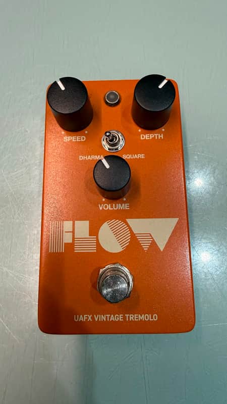 Universal Audio Flow Vintage Tremolo 2023 - Present - Orange image 1