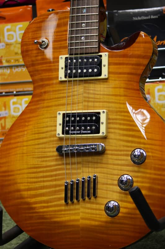 Yamaha AES620 electric guitar in honeyburst - made in Korea | Reverb