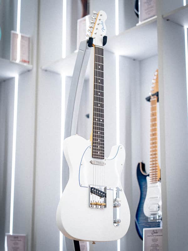 Fender Japan LTD HYBRID II TELE RW BLANC image 1
