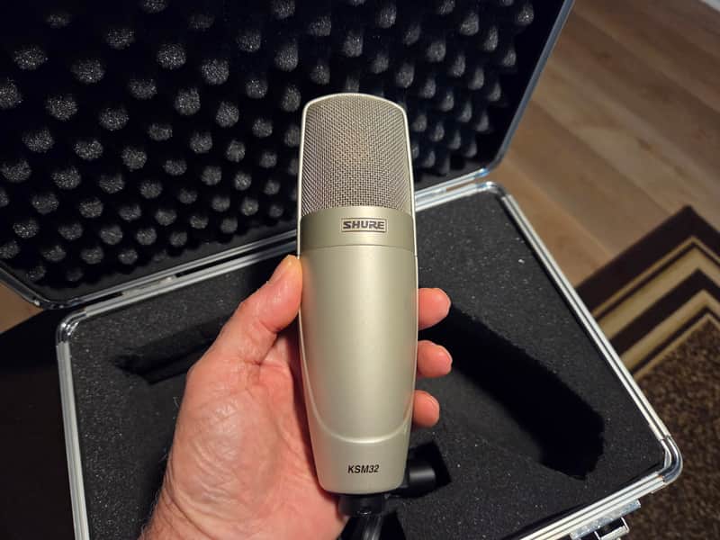 Shure KSM32 / SL Medium Diaphragm Cardioid Condenser Microphone 1998 - Present - Champagne image 1