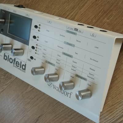 Waldorf Blofeld Desktop Synthesizer 2007 - Present - White image 3
